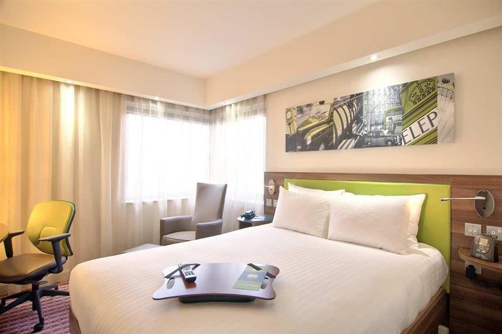 Отель Hampton By Hilton Frankfurt Centre 3*
