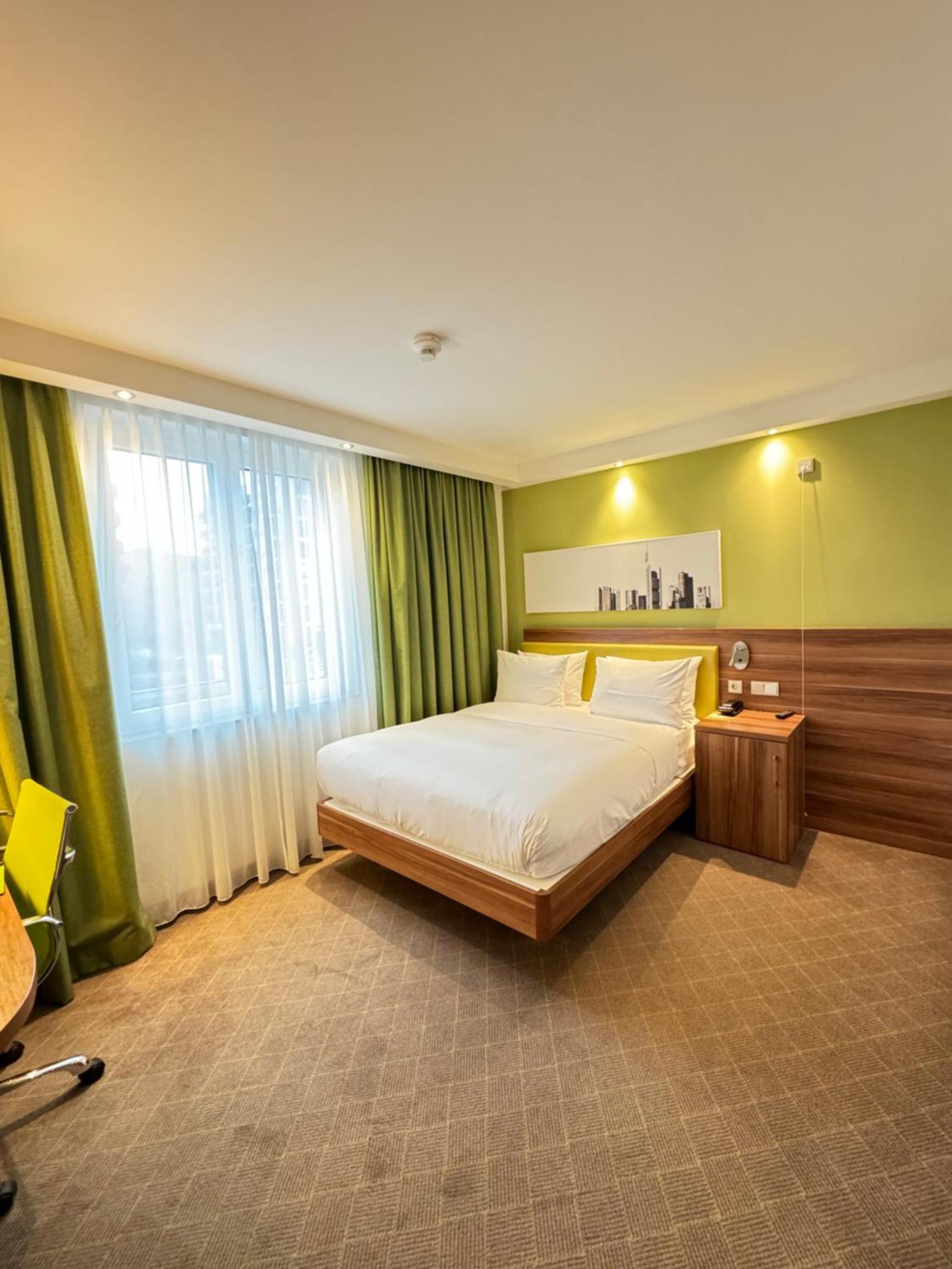Hampton By Hilton Frankfurt Centre Отель